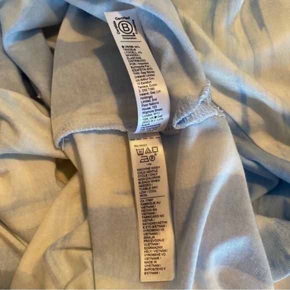 Athleta Blue and White V-Neck Tee - Picture 6 of 6